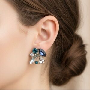 Blue & White Cluster Stud Earrings Gold Tone Fashion Jewelry Unbranded